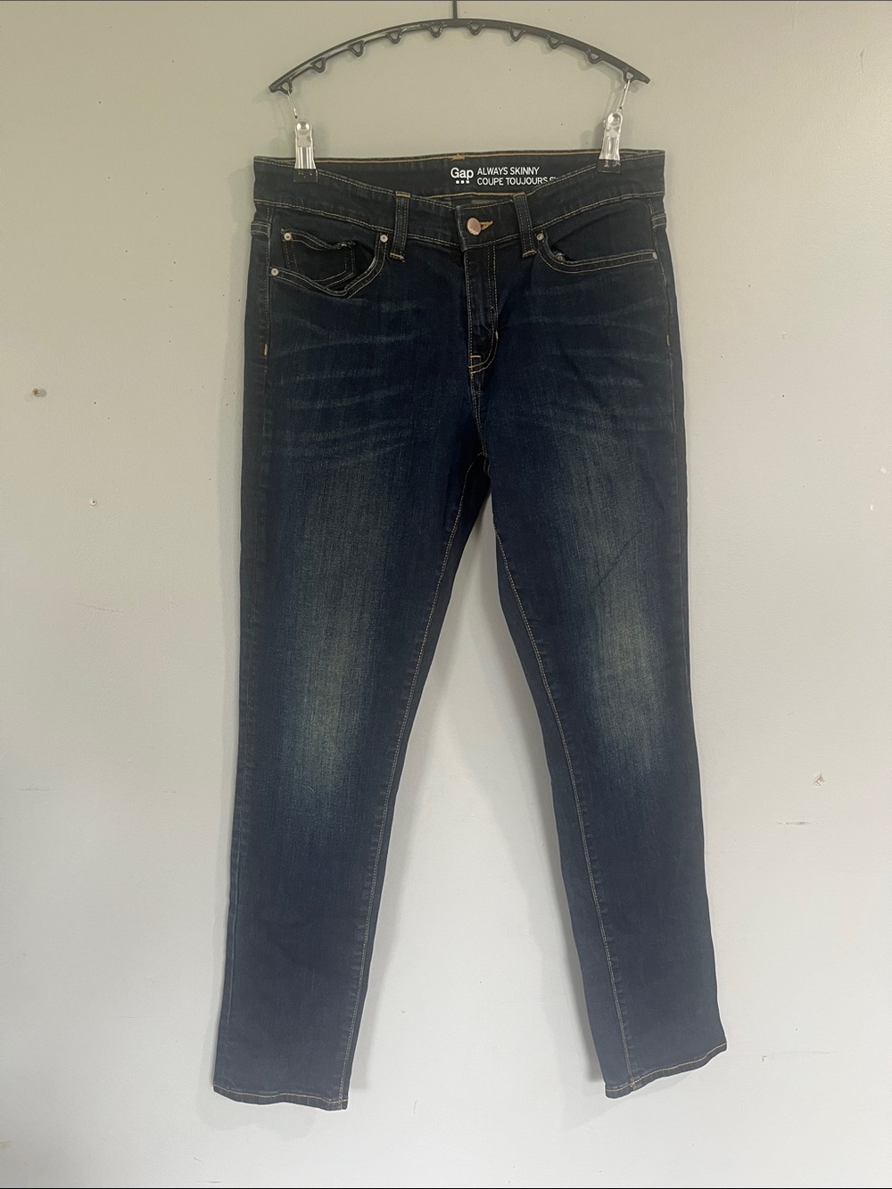 GAP Women's Skinny Jeans in Dark Indigo Wash 8/29